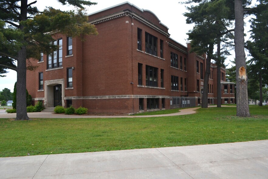 More Photos Of 500 N 4th Ave, Wausau Specialty For Sale
