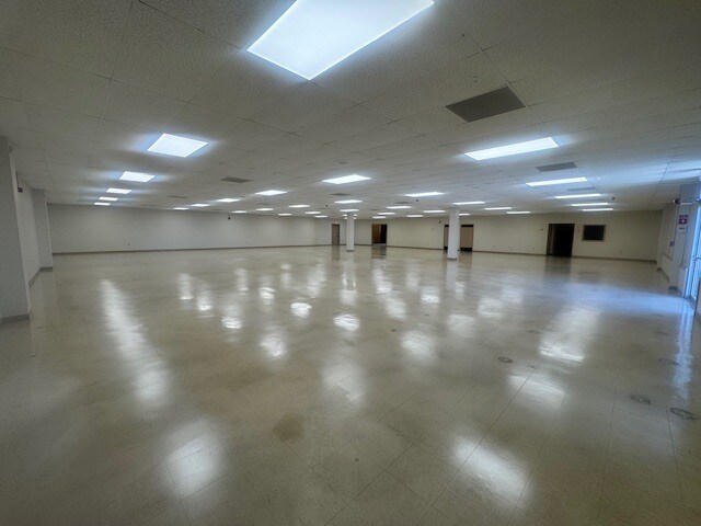 More Photos Of 1041 Highway 280/431 Byp, Phenix City Light Distribution For Lease