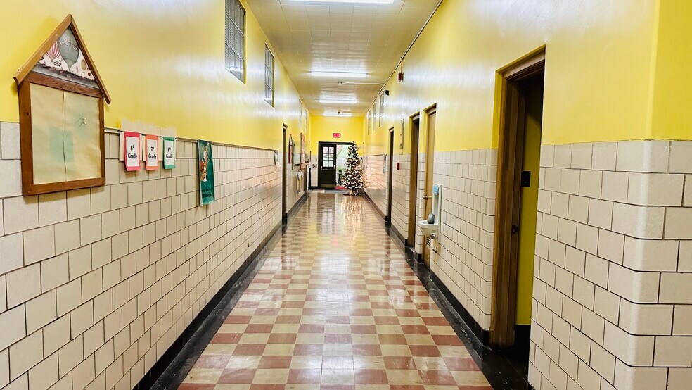 More Photos Of 1018 College Ave, Niagara Falls Schools For Sale