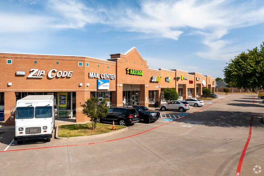 Primary Photo Of 2035 W McDermott Dr, Allen General Retail For Lease
