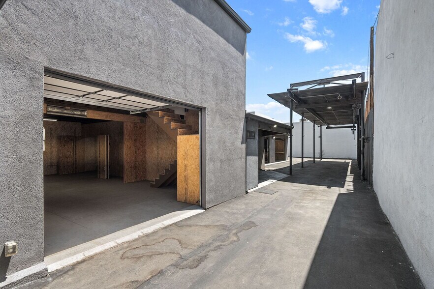 More Photos Of 5244 Vineland Ave, North Hollywood Loft Creative Space For Lease