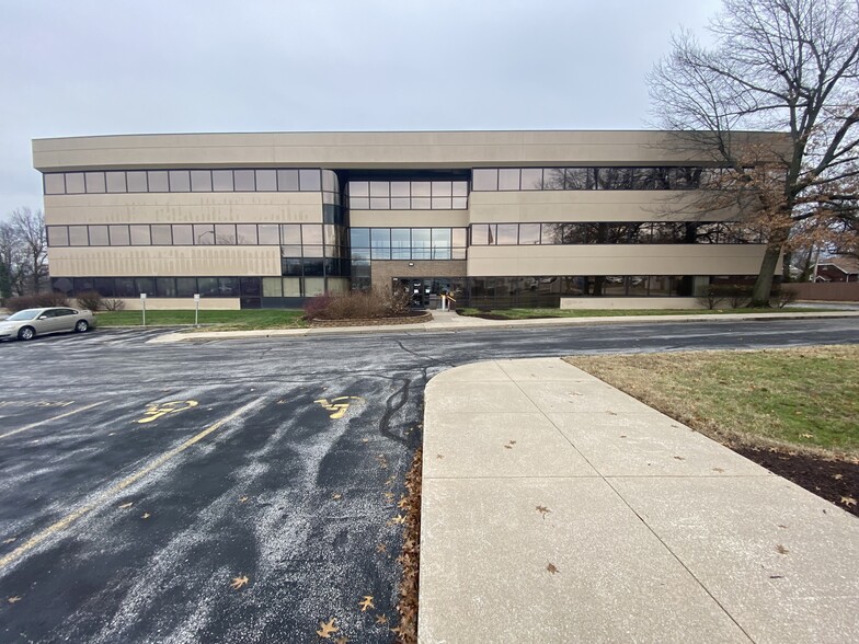 Primary Photo Of 620 S Glenstone Ave, Springfield Office For Sale