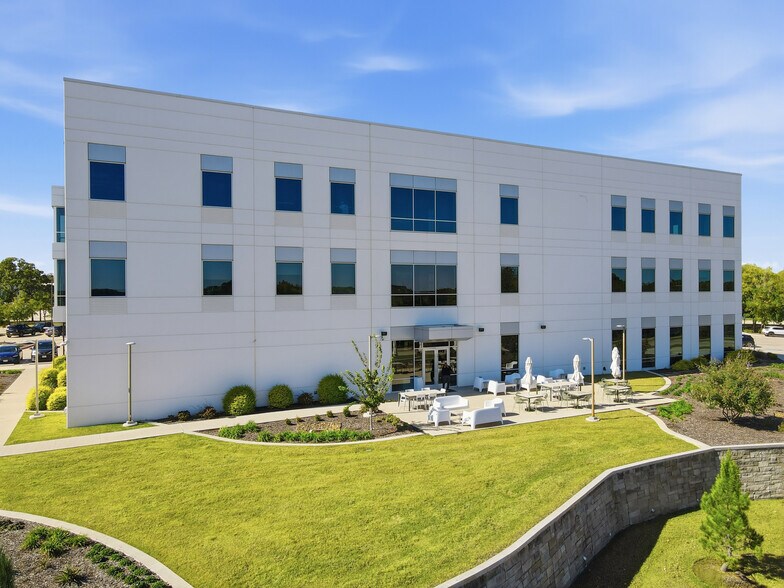 More Photos Of 1021 Grace Ln, Southlake Office For Sale