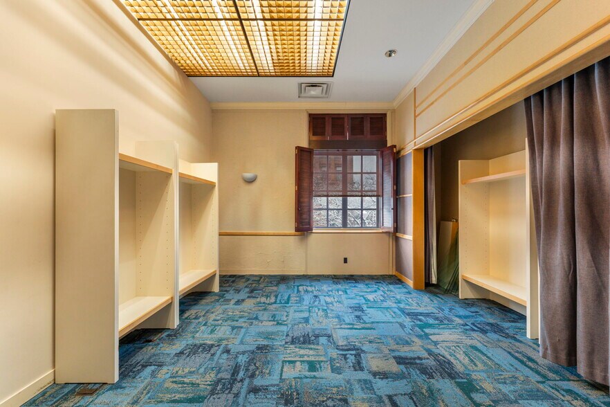 More Photos Of 1 W Market St, Corning Office For Lease