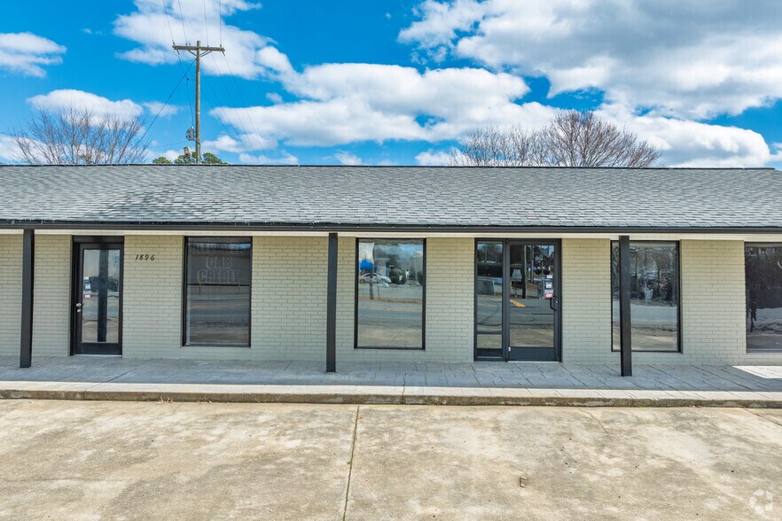 More Photos Of 1896 Old US Highway 52, Lexington Medical For Lease