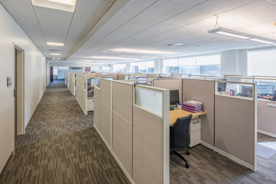 More Photos Of 1 Coastway Blvd, Warwick Office For Lease