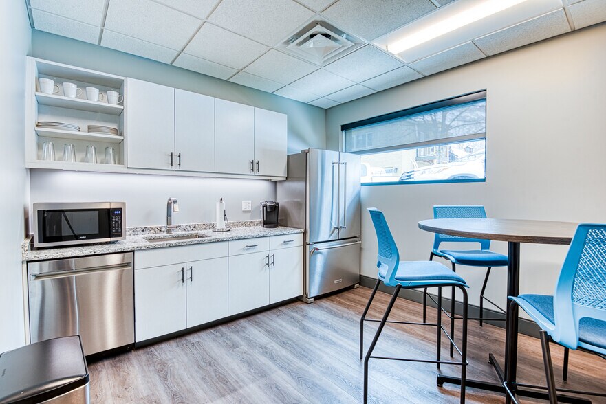 More Photos Of 1823 Ford St, Golden Office Residential For Lease