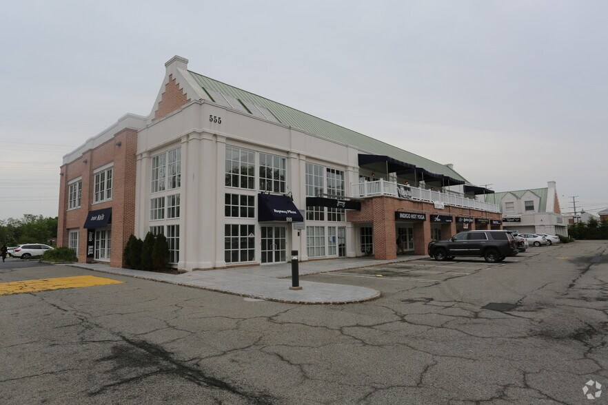 More Photos Of 555 Passaic Ave, West Caldwell Storefront Retail Office For Lease