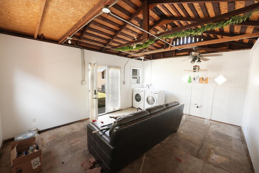 More Photos Of 361 Gladys Ave, Long Beach Multifamily For Sale