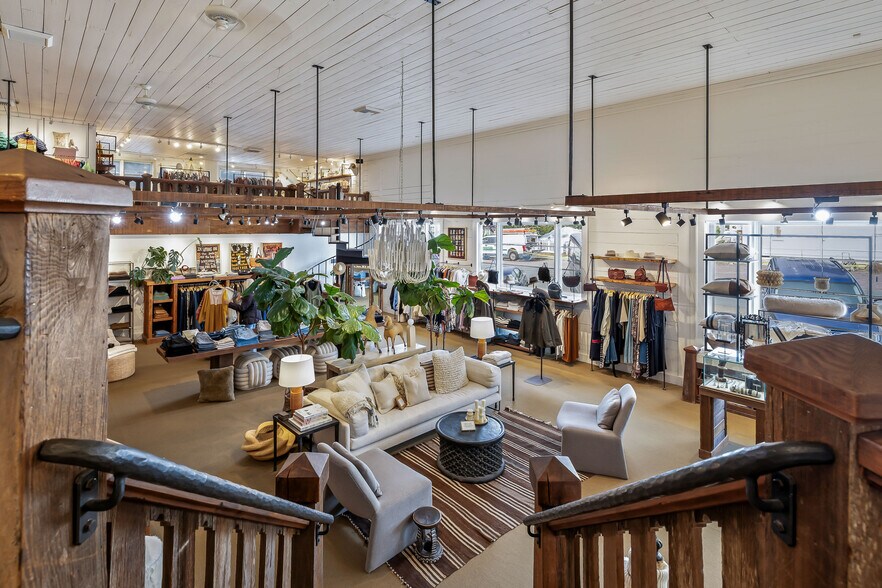 More Photos Of 10470 Lansing St, Mendocino Storefront For Sale