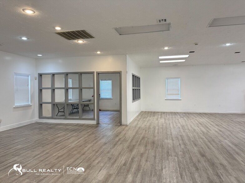 More Photos Of 196 Weatherly Dr, Fayetteville Freestanding For Lease