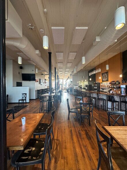 More Photos Of 131 W Broadway St, Owatonna Storefront Retail Office For Sale