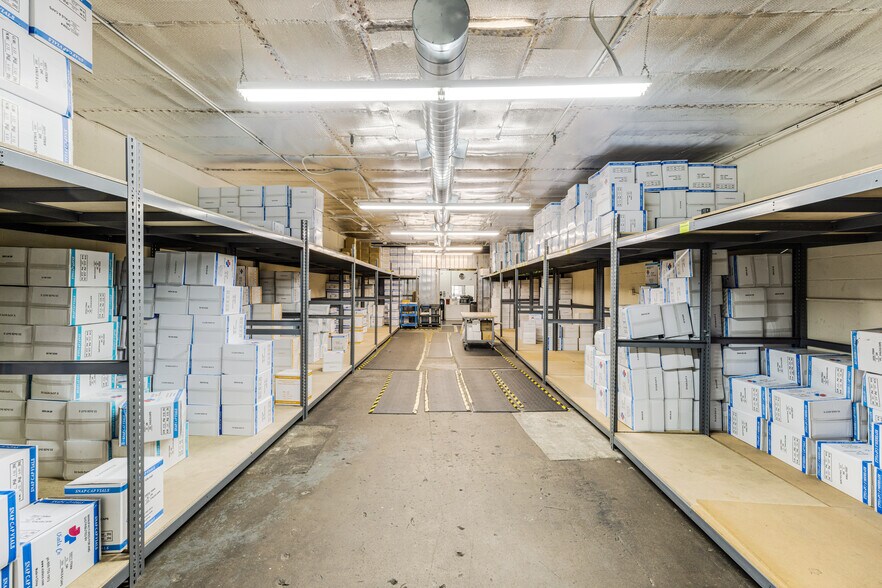 More Photos Of 3210 N San Fernando Blvd, Burbank Warehouse For Sale