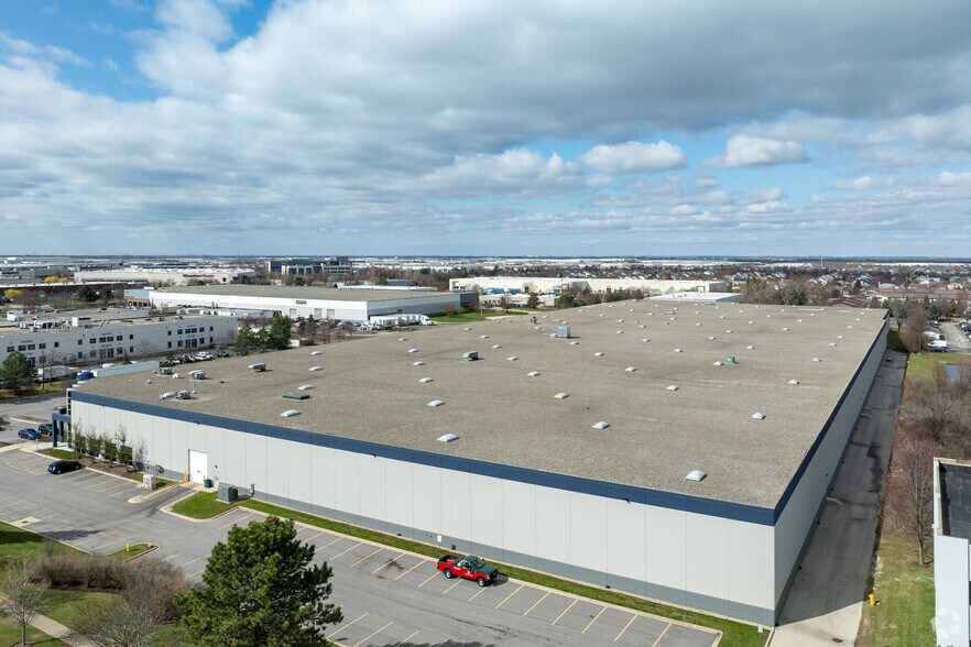 More Photos Of 3-7 Timber Ct, Bolingbrook Warehouse For Lease