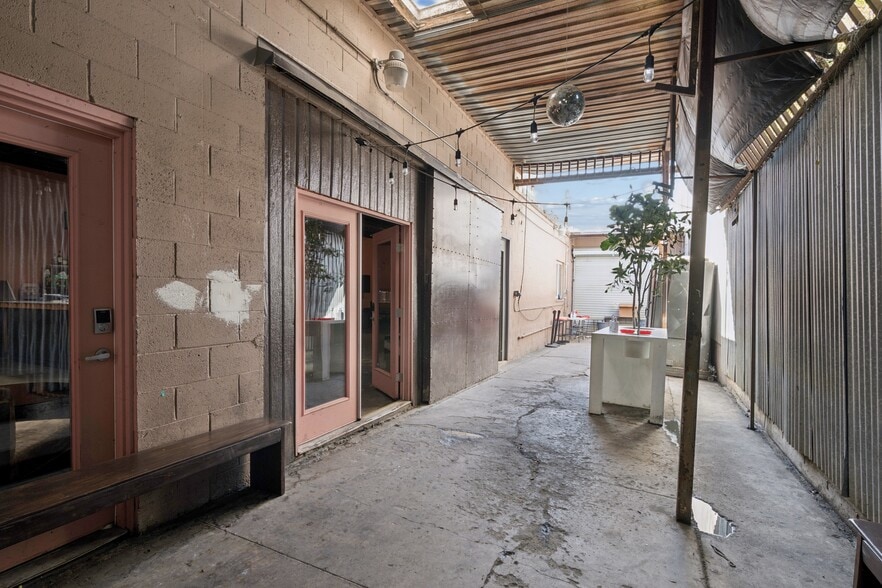 More Photos Of 3770 Selby Ave, Los Angeles Loft Creative Space For Sale