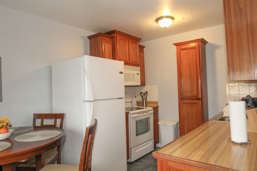 More Photos Of 42666 Highway 23, Venice Hotel For Sale