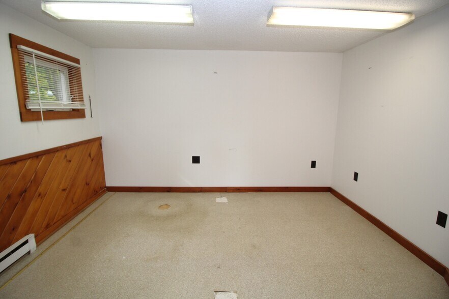 More Photos Of 107 Water Street, Farmington Office For Sale