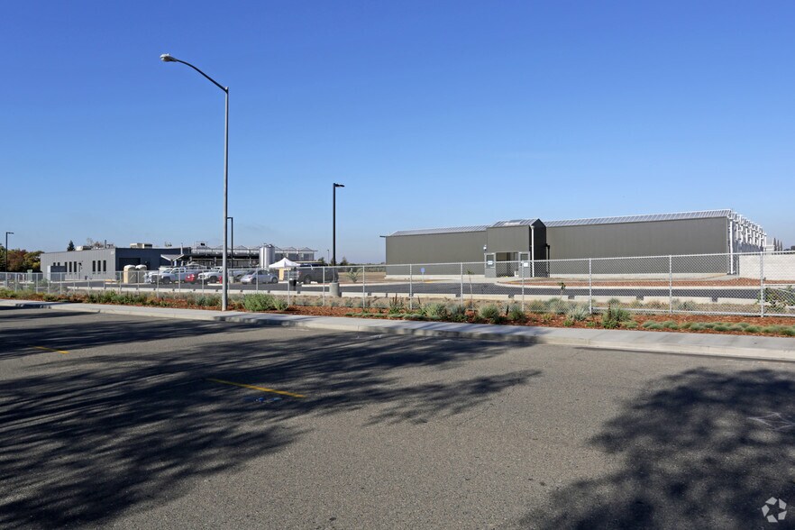 More Photos Of 850 Riverside Pky, West Sacramento Research And Development For Lease
