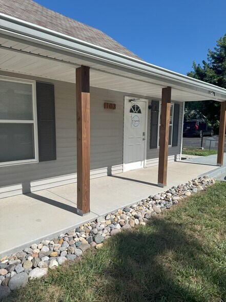 More Photos Of 103 S Jefferson St, Raymore Medical For Sale