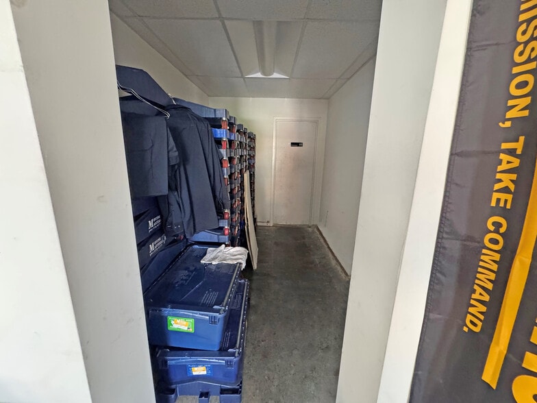 More Photos Of 4900 Frolich Ln, Hyattsville Warehouse For Lease