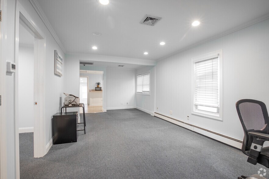 More Photos Of 141 Waverly Ave, Patchogue Office Residential For Sale