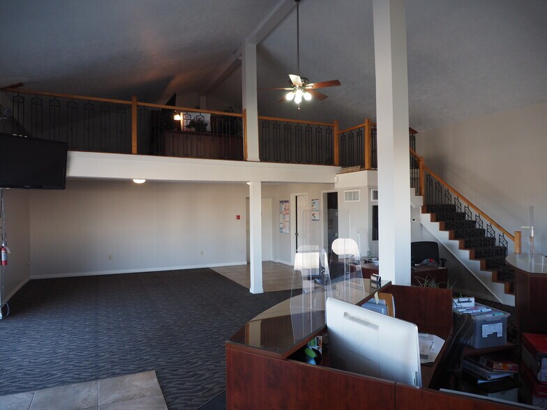 More Photos Of 9430 N Karen Dr, Mooresville Light Distribution For Lease