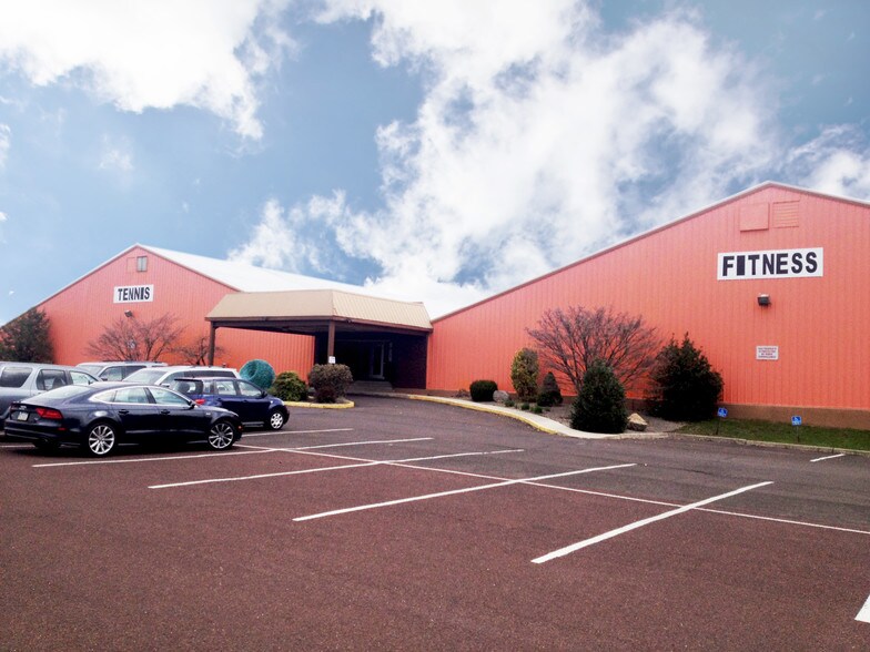 More Photos Of 451 California Rd, Quakertown Sports And Entertainment For Lease