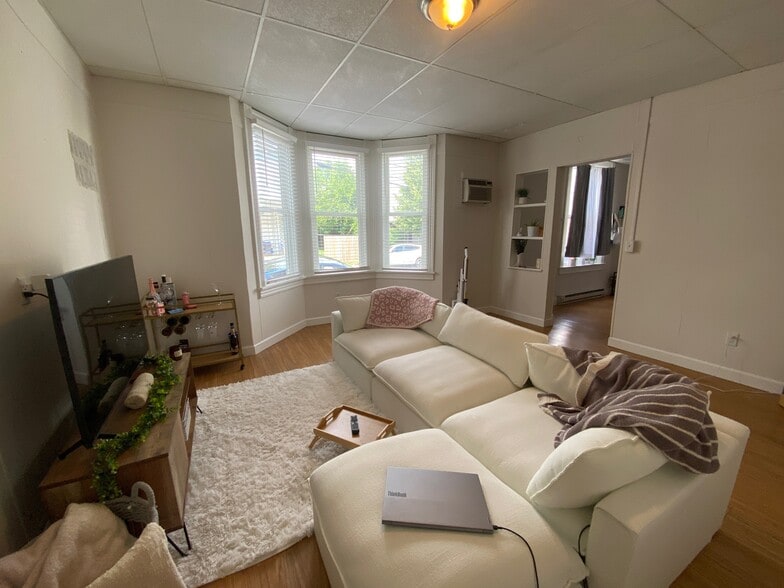 More Photos Of 133 Cattell St, Easton Apartments For Sale