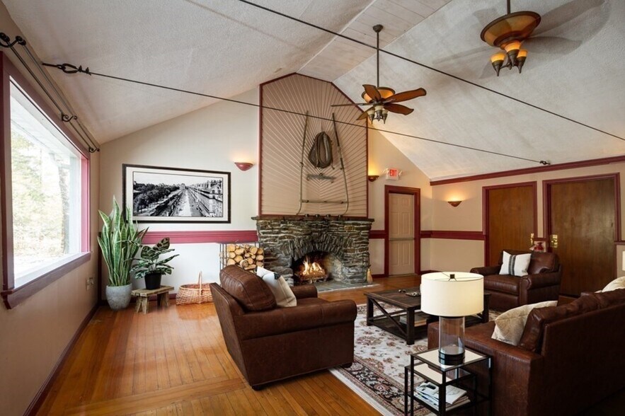 More Photos Of 87 Winthrop St, Rehoboth Storefront Retail Residential For Sale