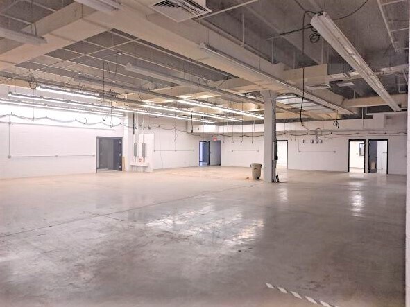 More Photos Of 1661 Summit Dr, Fort Atkinson Light Manufacturing For Sale