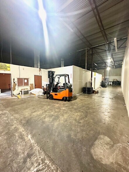 More Photos Of 16745 N I-45 Fwy, Houston Industrial For Sale