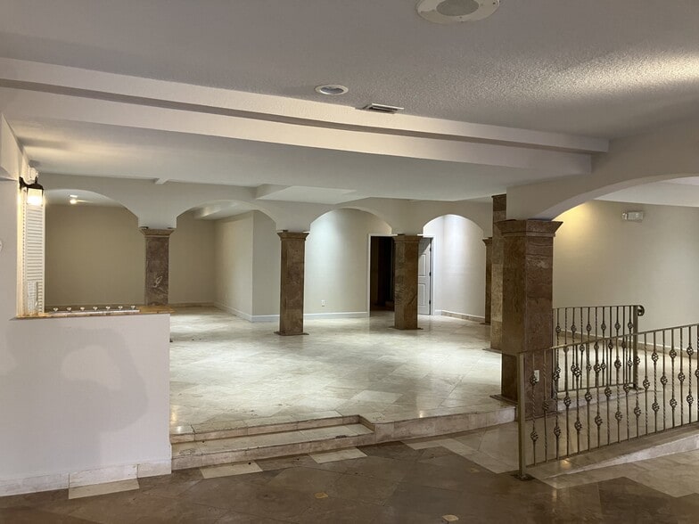 More Photos Of 2817-2825 S Macdill Ave, Tampa Unknown For Lease