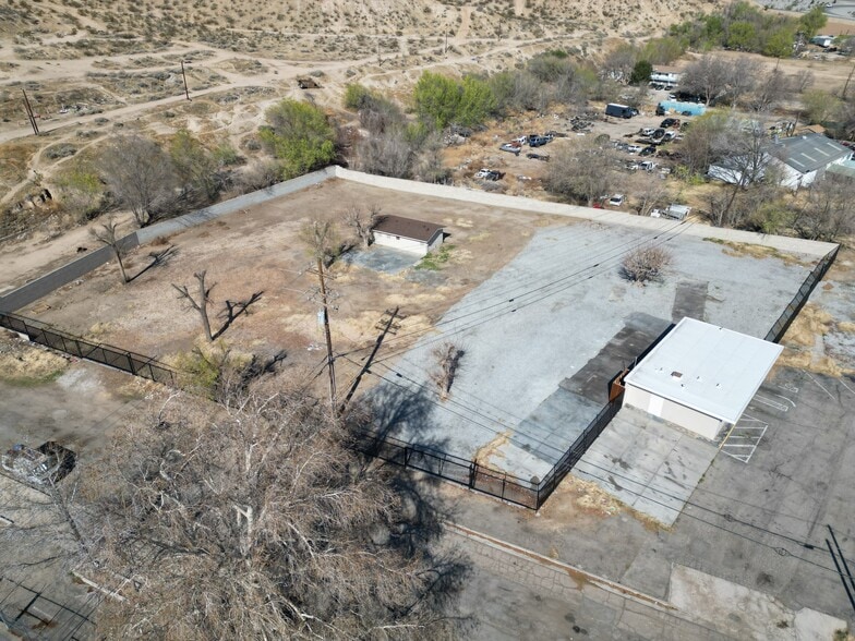 More Photos Of 16593 D St, Victorville Auto Repair For Lease