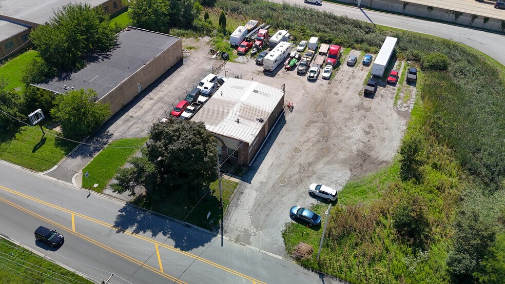 More Photos Of 2535 Bernice Rd, Lansing Warehouse For Sale