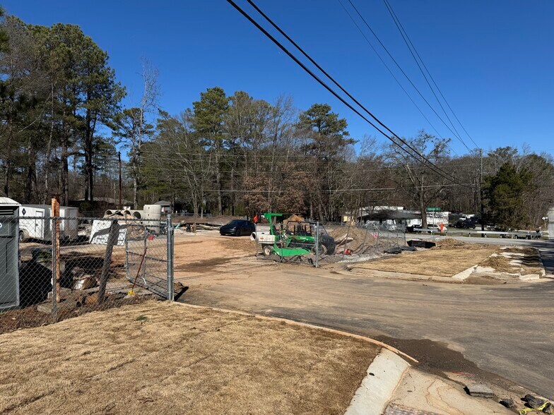 More Photos Of 321 Six Flags Pkwy SW, Mableton Land For Lease