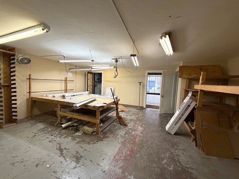 More Photos Of 814 Cleveland Ave NW, Canton Freestanding For Lease