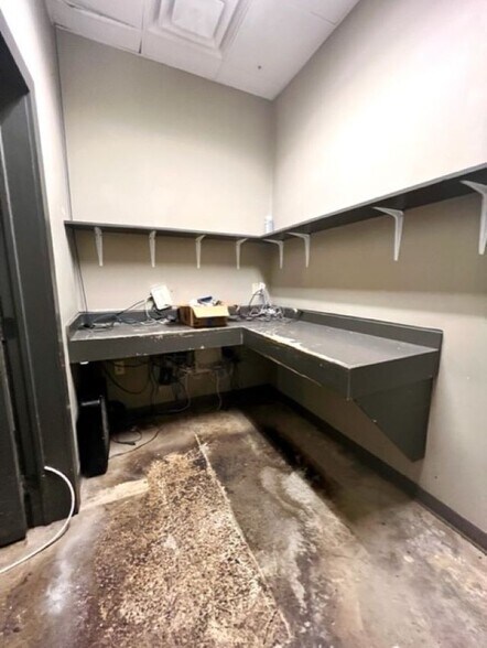 More Photos Of 8950 US-165, Sterlington Storefront For Sale