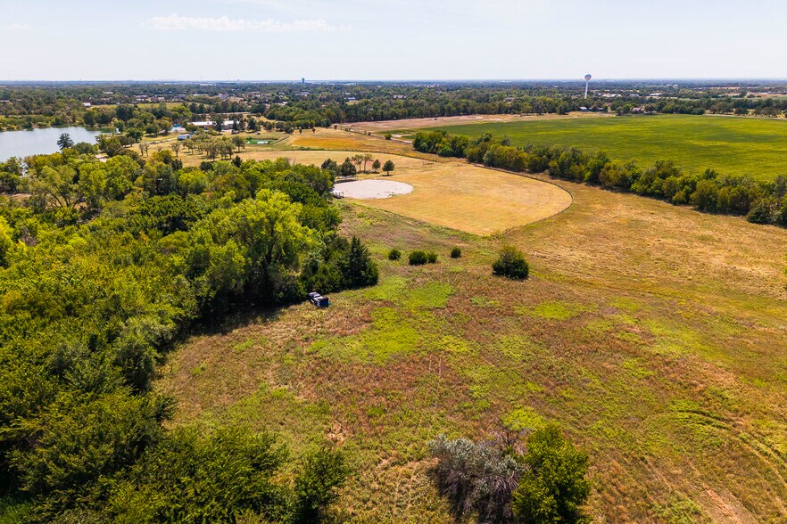 More Photos Of 2206 E 101st St N, Valley Center Specialty For Sale