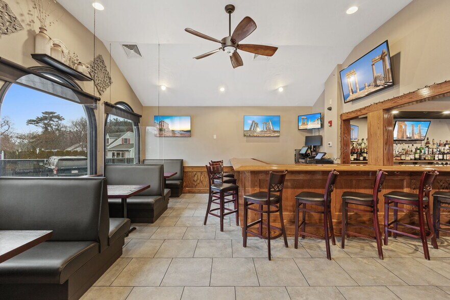More Photos Of 275 N Main St, West Bridgewater Restaurant For Sale