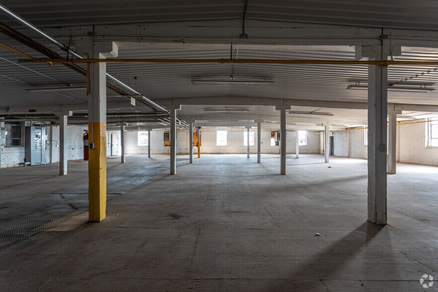 More Photos Of 512 S Main St, Carrollton Warehouse For Sale