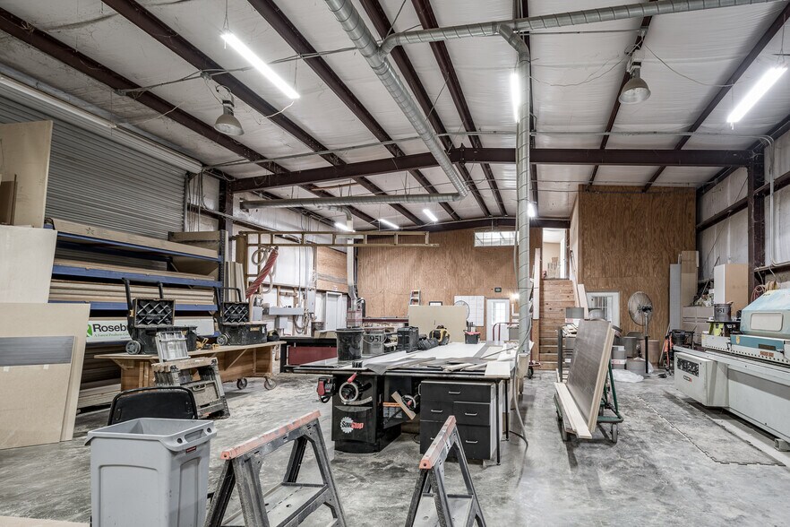 More Photos Of 12586 US-59, Splendora Warehouse For Sale