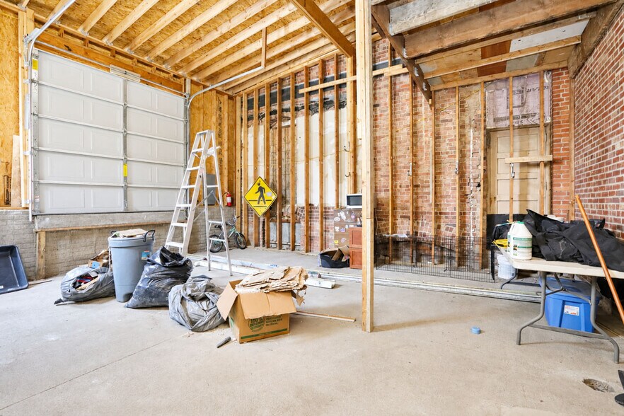 More Photos Of 1304 2nd St, Perry Storefront For Sale