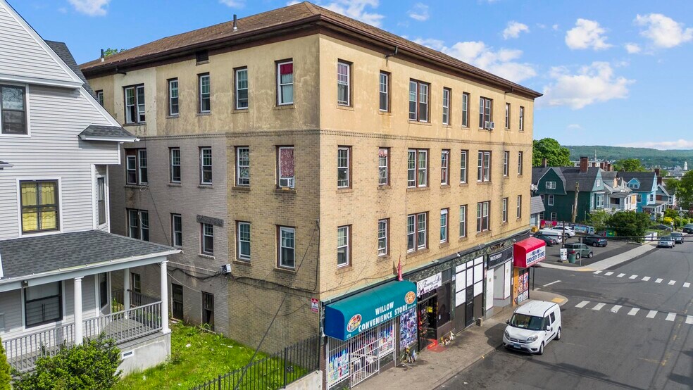 More Photos Of 174 Willow St, Waterbury Apartments For Sale