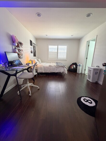 More Photos Of 1304 W Commonwealth Ave, Fullerton Office For Sale