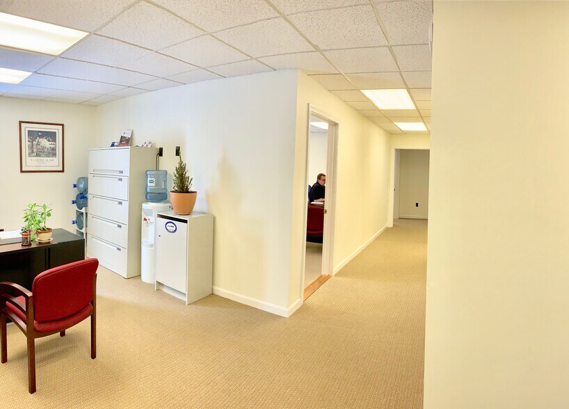 More Photos Of 1 Oak Ridge Rd, West Lebanon Office For Lease