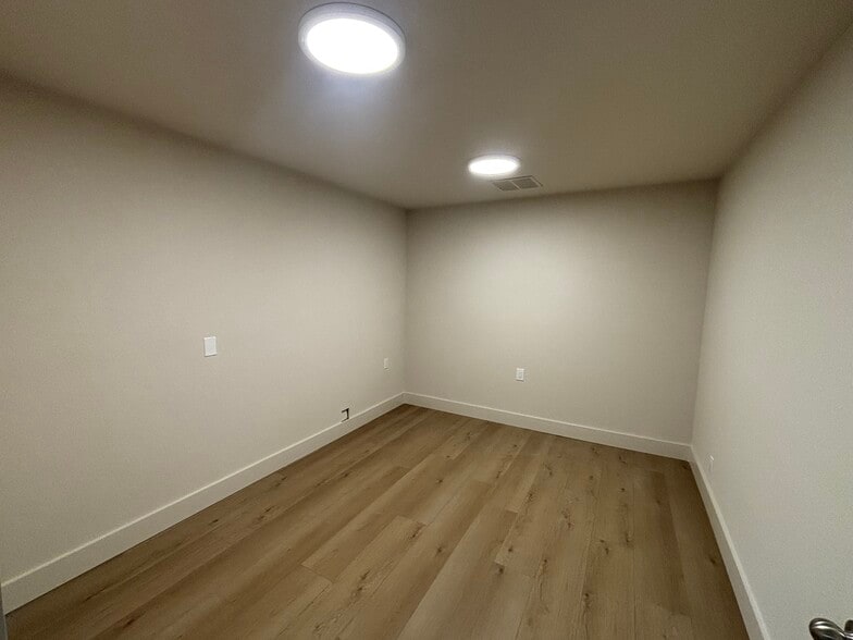 More Photos Of 1020 Willow St, San Jose Office Residential For Lease