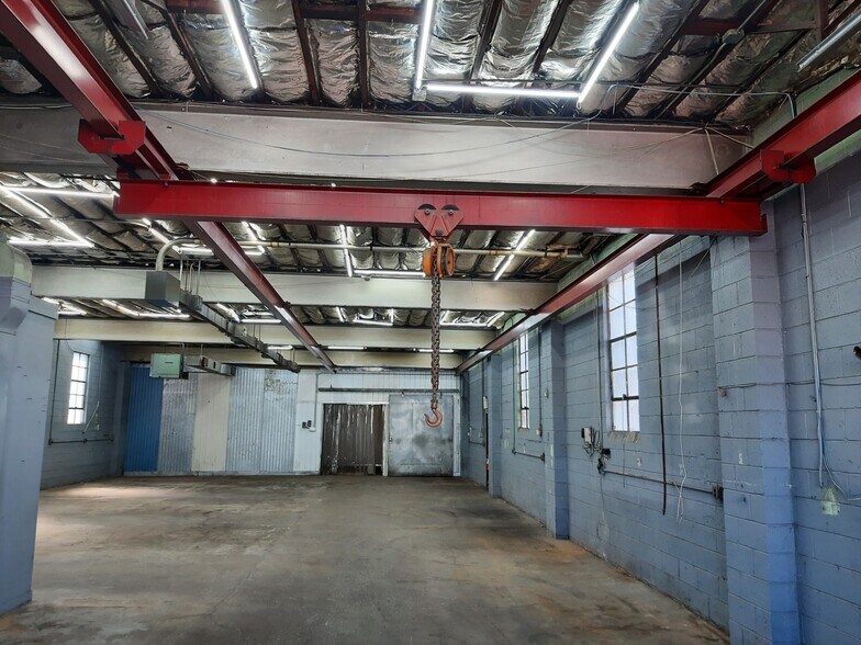 More Photos Of 11 Carnegie St, Linden Service For Lease