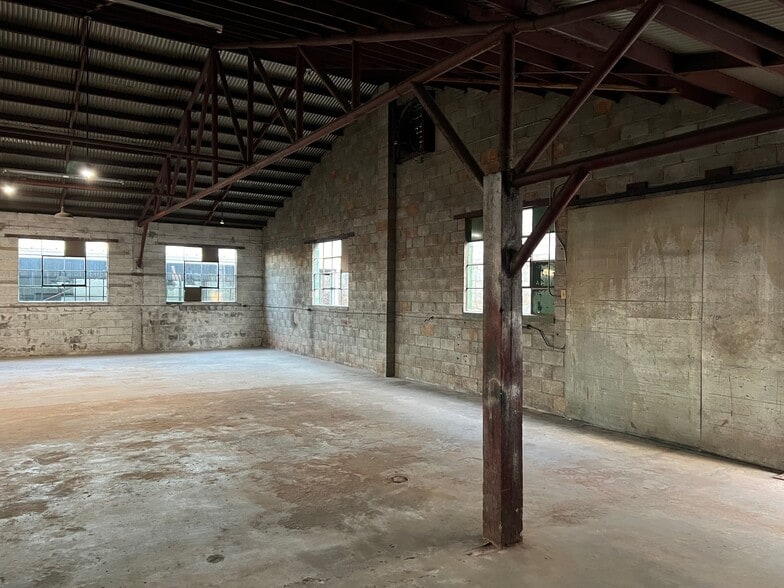 More Photos Of 2833 Washington St, Avondale Estates Storefront For Lease