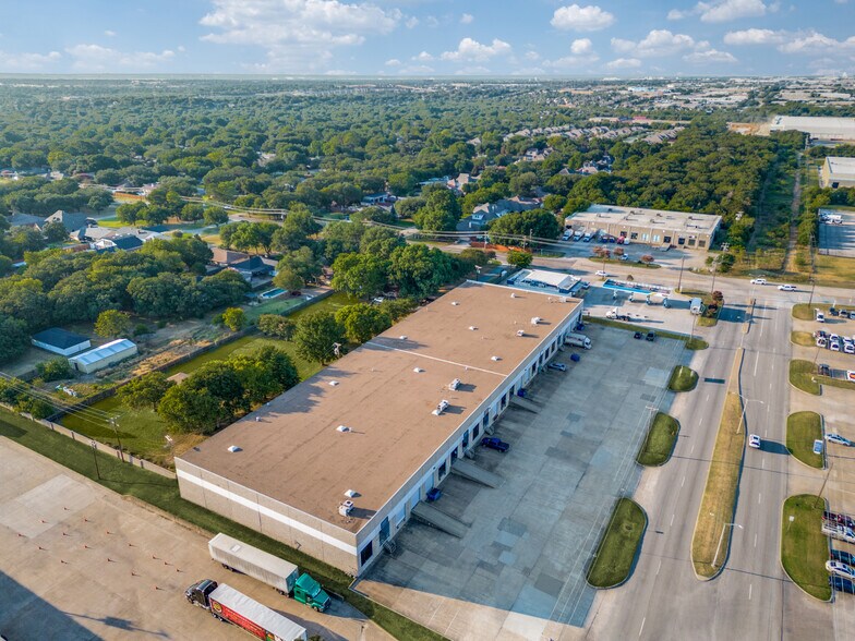 More Photos Of 1922-1938 N Great Southwest Pky, Grand Prairie Distribution For Lease