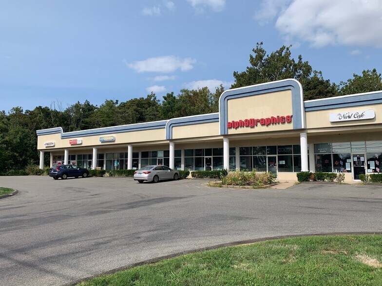 More Photos Of 200 Church St, Wallingford Storefront Retail Office For Lease